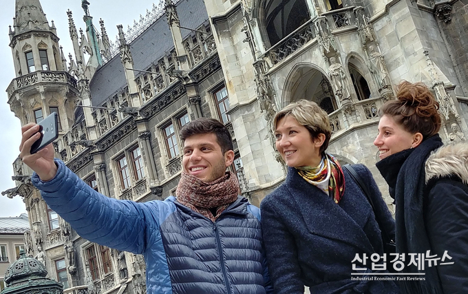 전략 프리미엄 스마트폰 V30. 사진제공 LG전자