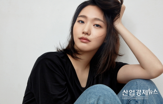 2월 말부터 방영될 광고와 화보 촬영을 시작으로 유니클로 모델로서 공식활동 예정인 모델 김고은 사진 = 유니클로 제공