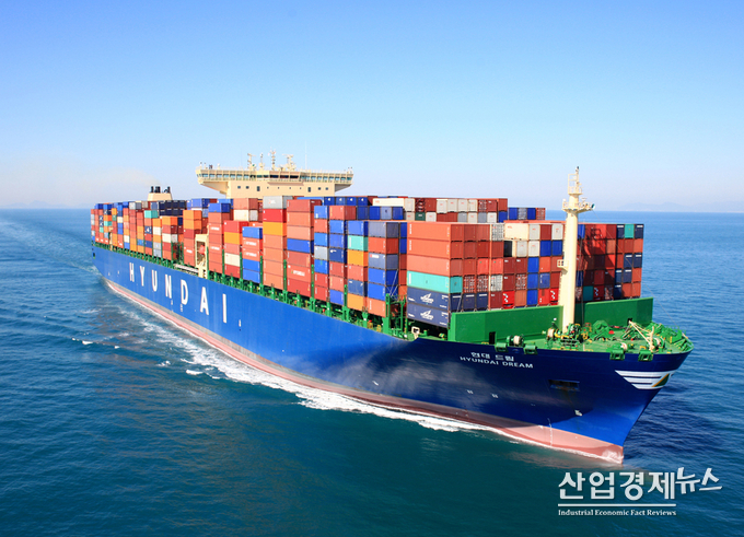 현대상선의 북미항로 프리미엄서비스가 호평을 받고 있다. 사진-현대상선 컨테이너