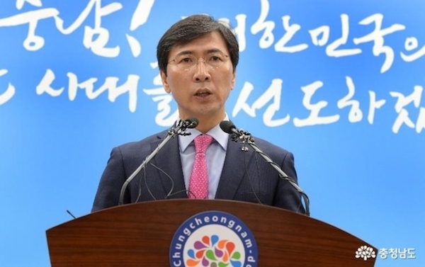 차기 유력 대권주자로 거론되던 안희정 충남도지사가 성폭력 의혹에 휩싸여 충격을 주고 있다.