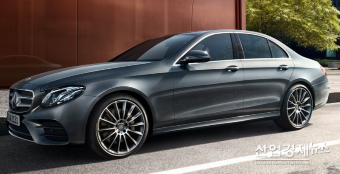 사진(벤츠 e클래스)은 본문내용과 관계없음 = 벤츠