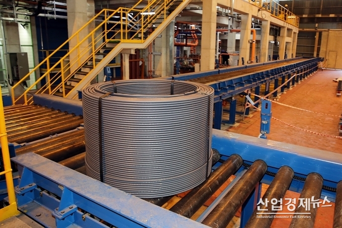 동국제강의 내진용 코일철근 모습