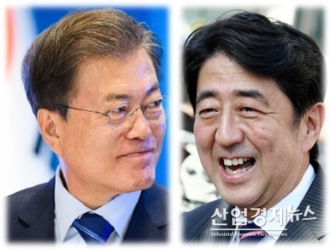 25일 뉴욕에서 만난 문재인 대통령과 아베 일본총리는 위안부 화해재단의 종결에 대해 논의를 시작했다.