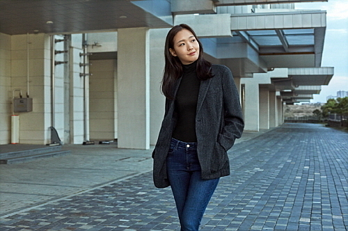 히트텍을 착용한 브랜드 모델 김고은 이미지 컷...유니클로 제공