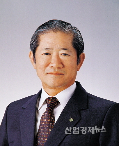 아모레퍼시픽 창업자 고 서성환 회장 노년 모습...아모레퍼시픽 제공