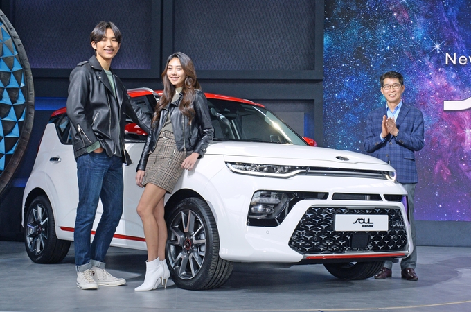 기아차는 23일 스테이지 28(서울 강동구 소재)에서 기아차 관계자와 기자단 등이 참석한 가운데 ‘쏘울 부스터’의 공식 출시 행사를 갖고 본격적인 판매에 돌입했다. 사진 = 기아차