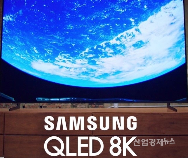 삼성전자가 달 착륙 50주년을 맞아 ‘QLED 8K로 본 우주’라는 콘셉트로 영상을 제작해 20일 공개했다.