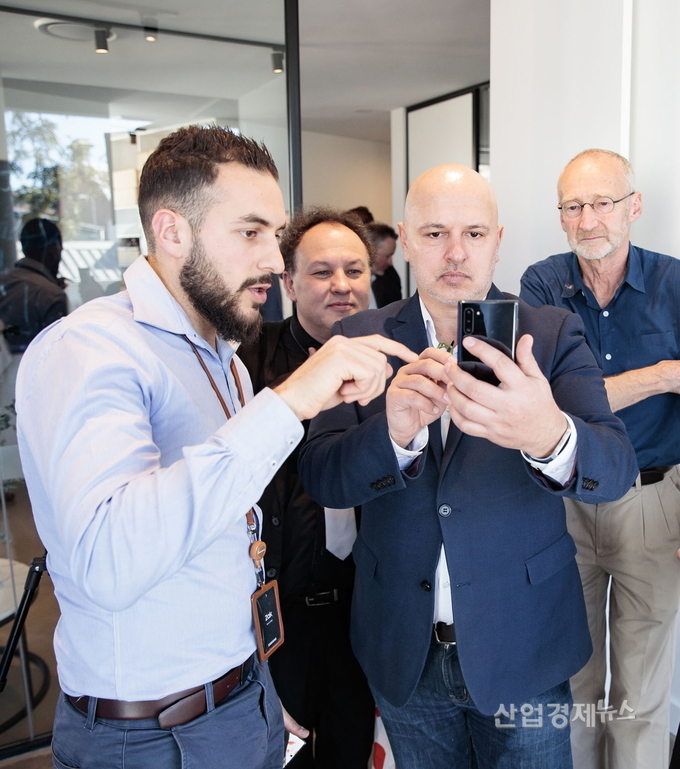 갤럭시노트10 호주 매장 모습. 사진=삼성전자