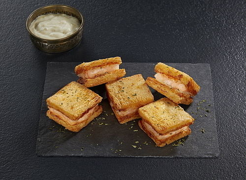 멘보샤 연출 컷...BBQ 제공