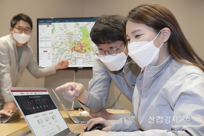 KT는 교육 및 연구기관, 중소∙벤처기업, 스타트업체 등에 ‘유동인구 기반 빅데이터’를 6월 8~30일 최대 90% 할인한다고 밝혔다. 사진=KT