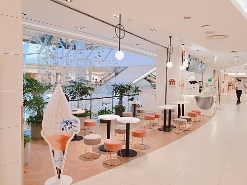 파스퇴르 밀크바 인천터미널점 전경...롯데푸드 제공