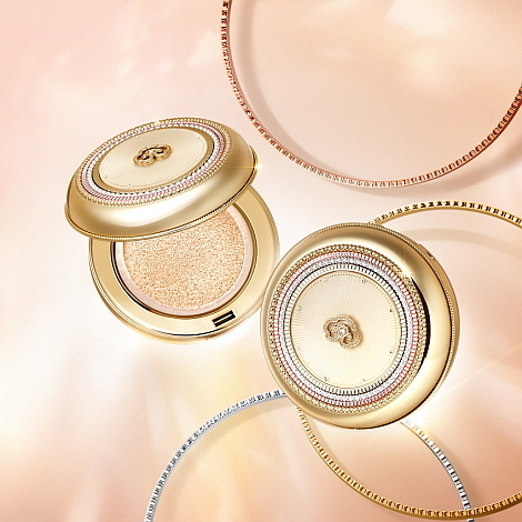 ‘후 공진향:미 럭셔리 골든 쿠션 로얄 트리플 골드 에디션’...LG생활건강 제공