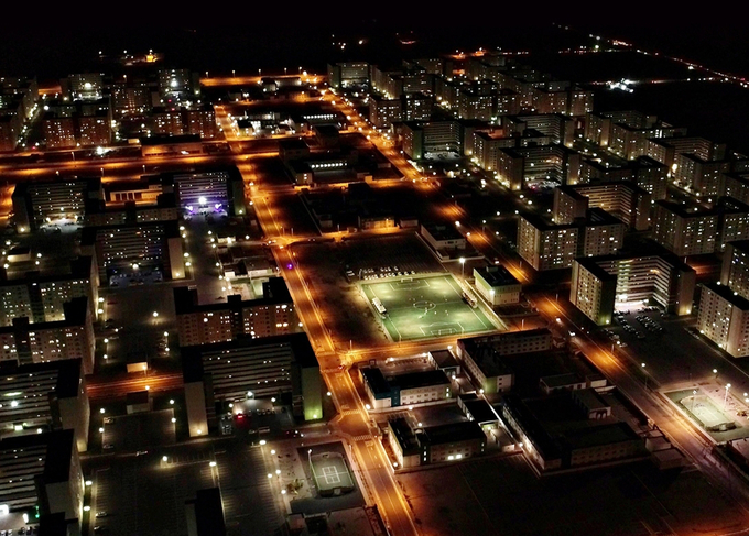 한화건설이 건설 중인 이라크 비스마야 신도시 야경. 사진=한화건설