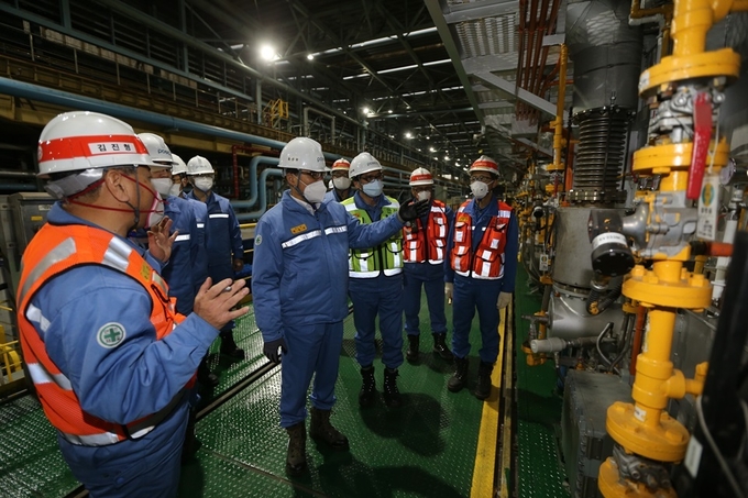 포스코 최정우 회장이 새해 첫 행보로 현장을 찾아 안전을 강조했다. 사진=포스코