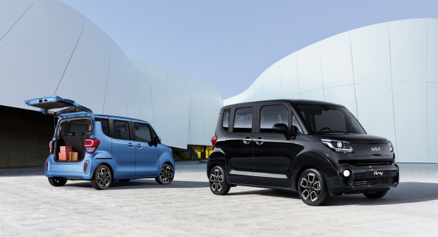 기아가 5일 안전·편의 사양을 강화한 ‘The 2022 레이’를 출시했다. 사진=기아