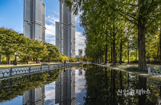 DL이앤씨, 아크로 서울포레스트