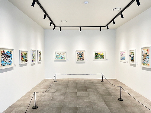 별빛미술관 내부 전경...스타벅스 제공