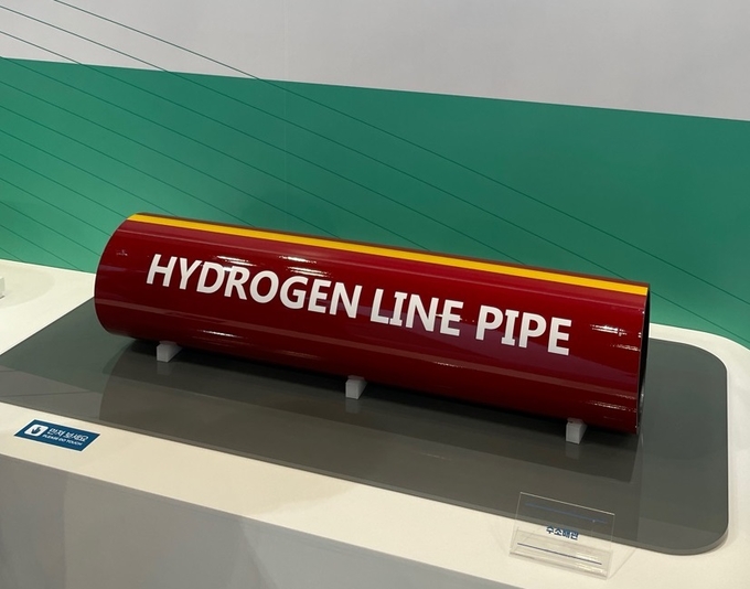 포스코가 ‘2021 수소모빌리티+쇼’에서 선보인 수소 이송용 배관. 사진=포스코