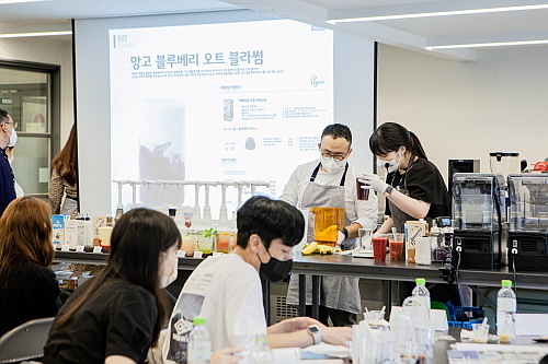 레시피 클래스 모습...<사진=매일유업, 아이비라인(월간COFFEE) 제공>