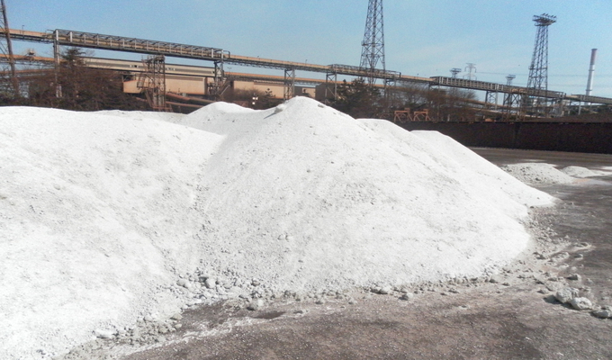 2022년 스틸리어워드(Steelie Awards)에서 포스코의 <패각 자원화 사례>가 지속가능성 부문 상을 받았다. 사진은 포스코 광양제철소 원료야적장에 적치되어 있는 가공된 패각. 사진=포스코