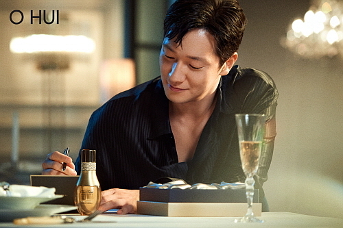 손석구 모델 컷...<사진=LG생활건강 제공>