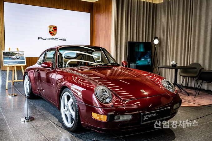 포르쉐 스튜디오 분당에 전시된 포르쉐 클래식 카. 사진=SSCL