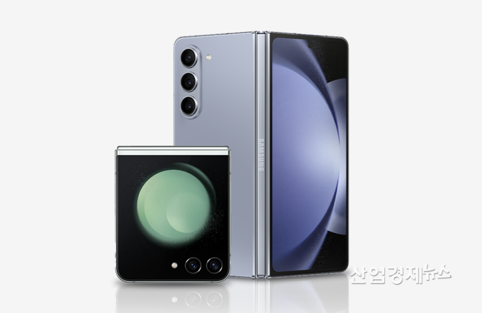 갤럭시 Z폴드5(오른쪽)와 갤럭시 Z플립5. 사진=삼성전자