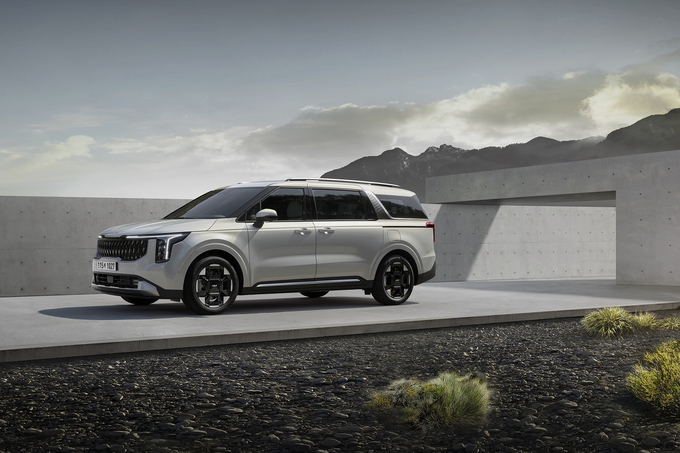 기아가 ‘더 뉴 카니발’ 새로운 외장 디자인을 공개했다. 사진=기아