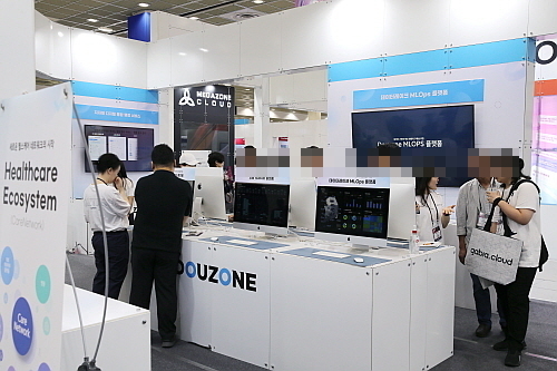 지난달 25일~27일까지 서울 코엑스에서 열린 ‘대한민국 디지털 미래혁신대전 2023’에 참가해 공공·의료 플랫폼 경쟁력과 핵심 서비스를 선보인 더존비즈온 부스...출처:더존비즈온