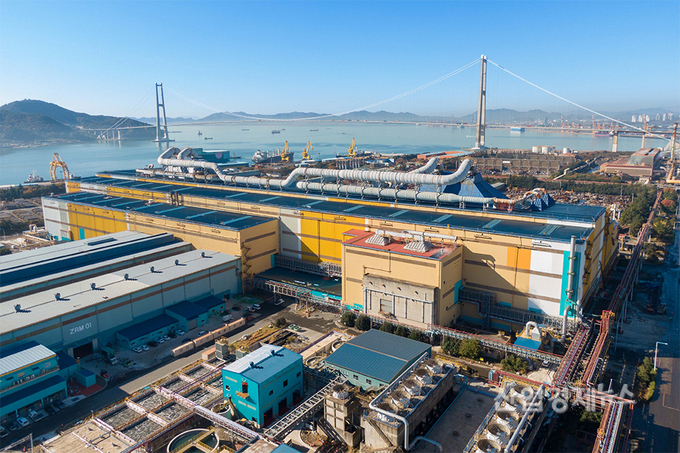 포스코가 11월 29일 광양제철소에 고효율 친환경 전기강판 공장을 준공했다. 포스코는 2024년말까지 포항제철소와 합쳐 연산 40만톤 Hyper NO 생산체제를 구축해 국내 고객사 수급 차질 우려를 해소시킨다는 계획이다. 사진=포스코