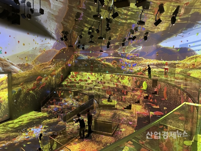 대우건설이 조성한 아이스정글내 미디어쇼