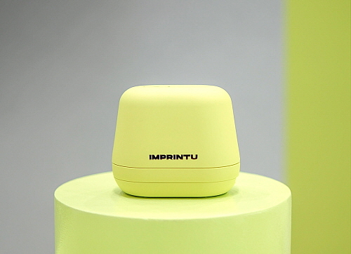 임프린투 이미지 컷...<사진=LG생활건강 제공>