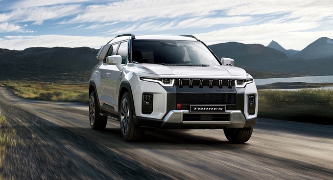 이미지= KGM_더 뉴토레스 화이트