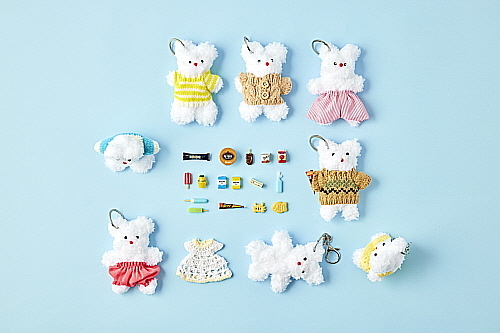 토템 키링 굿즈 연출 컷...<사진=빙그레 제공>