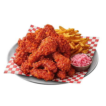 신메뉴 ‘내슈빌 퐈이어킹’ 연출 이미지...<사진=bhc제공>